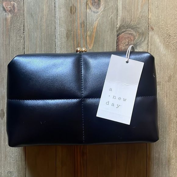 A New Day Quilted Black Clutch Small Crossbody Bag - Picture 4 of 8